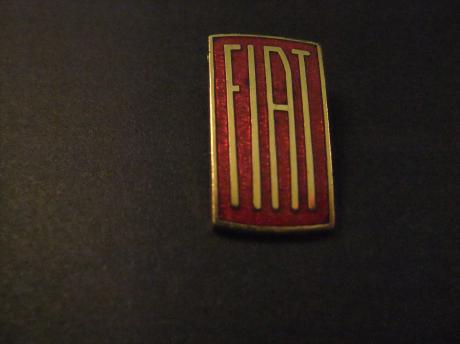 Fiat auto logo goudkleurige letters